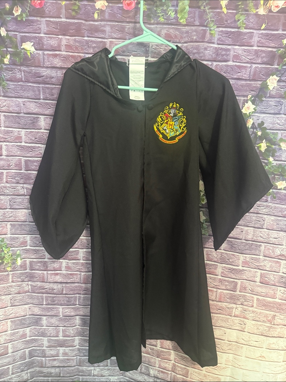 Rubie's Black Hooded Harry Potter Robe with Multicolor Crest kids small